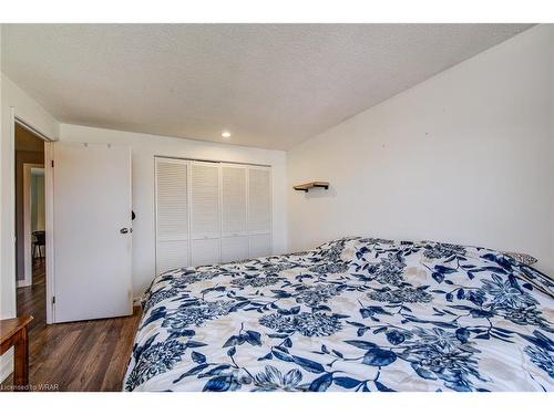 16-235 Ferguson Avenue, Cambridge, ON - Indoor Photo Showing Bedroom
