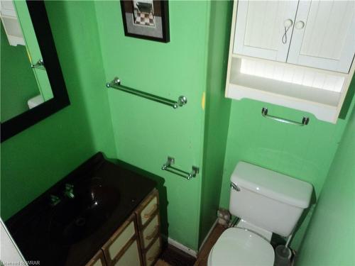 230 Queen Street Street, Palmerston, ON - Indoor Photo Showing Bathroom