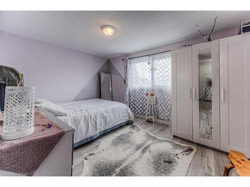 26-14 Williamsburg Road, Kitchener, ON - Indoor Photo Showing Bedroom