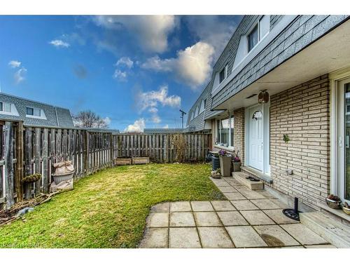 26-14 Williamsburg Road, Kitchener, ON - Outdoor With Exterior