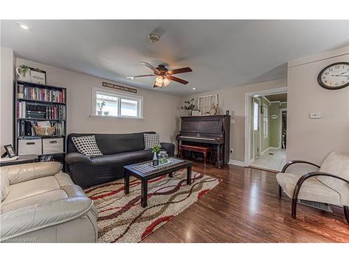 230 Jane Street, Palmerston, ON - Indoor Photo Showing Living Room