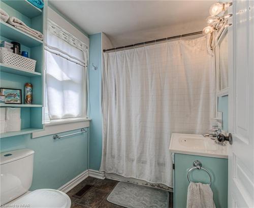 230 Jane Street, Palmerston, ON - Indoor Photo Showing Bathroom