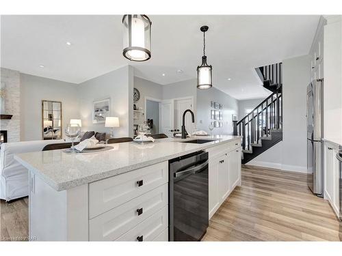 596 Blair Creek Drive, Kitchener, ON - Indoor Photo Showing Kitchen With Upgraded Kitchen