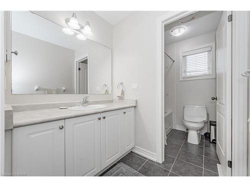 8881 Sebastian Crescent, Niagara Falls, ON - Indoor Photo Showing Bathroom