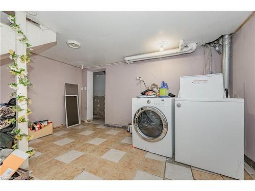 31 Louisa Street, Kitchener, ON - Indoor Photo Showing Laundry Room