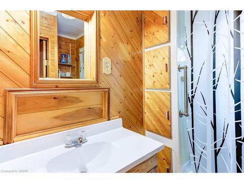 484358 30 Sideroad, Amaranth, ON - Indoor Photo Showing Bathroom