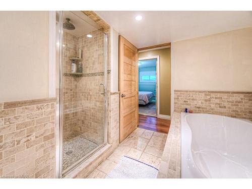 1247 Colborne Street W, Brantford, ON - Indoor Photo Showing Bathroom