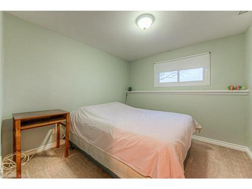 1247 Colborne Street W, Brantford, ON - Indoor Photo Showing Bedroom