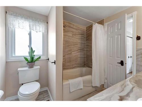 474 Grand Ridge Drive, Cambridge, ON - Indoor Photo Showing Bathroom