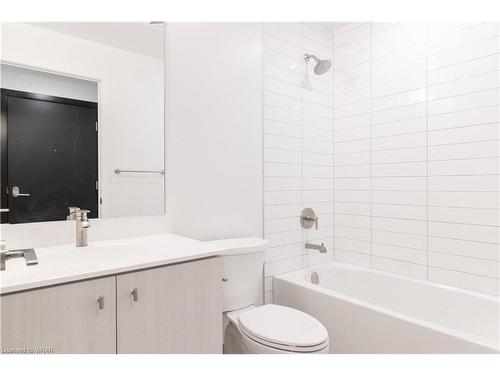 1509-15 Wellington Street S, Kitchener, ON - Indoor Photo Showing Bathroom