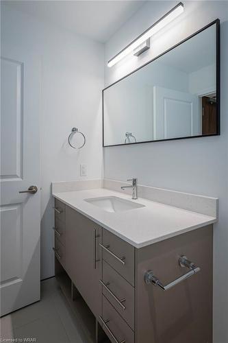 709-525 New Dundee Road, Kitchener, ON - Indoor Photo Showing Bathroom