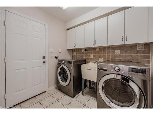 38 Candle Crescent, Kitchener, ON - Indoor Photo Showing Laundry Room