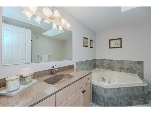38 Candle Crescent, Kitchener, ON - Indoor Photo Showing Bathroom