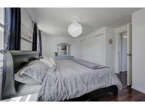 118 Sekura Crescent, Cambridge, ON - Indoor Photo Showing Bedroom
