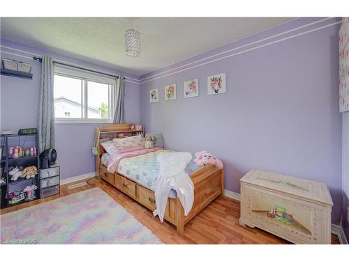 118 Sekura Crescent, Cambridge, ON - Indoor Photo Showing Bedroom