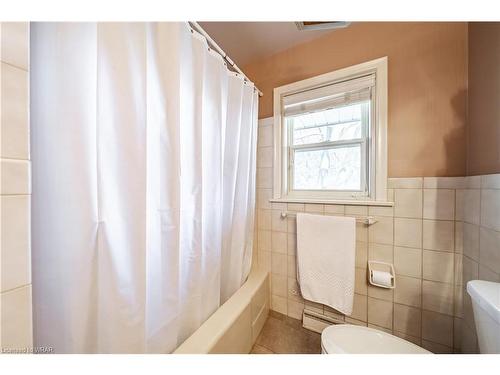 576 Dunbar Road, Kitchener, ON - Indoor Photo Showing Bathroom