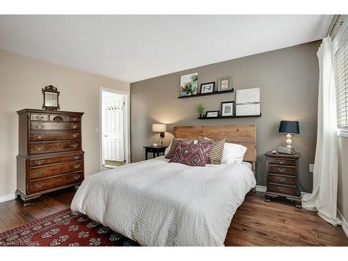 136 Glenariff Drive, Freelton, ON - Indoor Photo Showing Bedroom