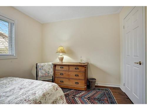 136 Glenariff Drive, Freelton, ON - Indoor Photo Showing Bedroom