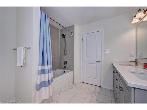 31 Compass Trail Trail, Cambridge, ON - Indoor Photo Showing Bathroom