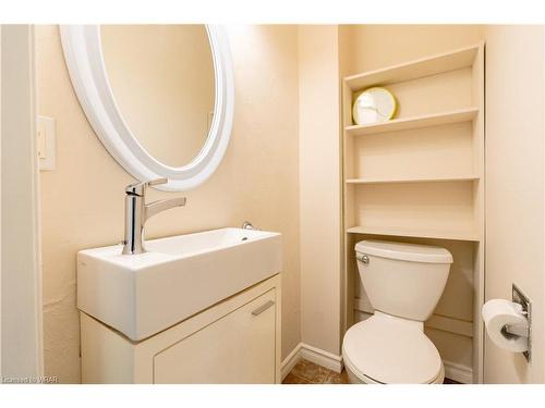 10-203 Fairway Road N, Kitchener, ON - Indoor Photo Showing Bathroom