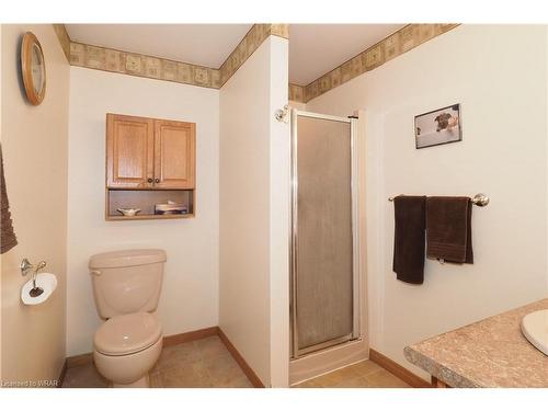 470 Thorndale Drive, Waterloo, ON - Indoor Photo Showing Bathroom