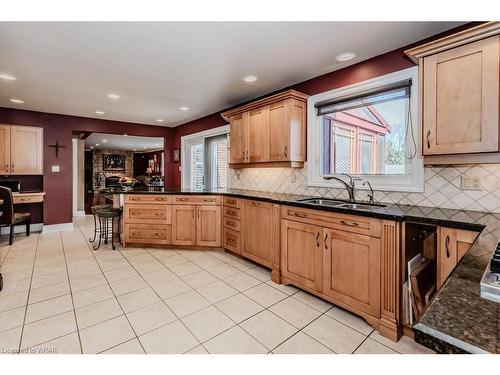 11 Rosslinn Road, Cambridge, ON - Indoor Photo Showing Kitchen With Double Sink