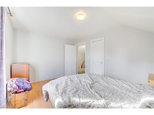 49 Victoria Avenue, Cambridge, ON - Indoor Photo Showing Bedroom