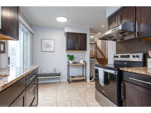 342 Wintergreen Drive, Waterloo, ON - Indoor Photo Showing Kitchen With Upgraded Kitchen