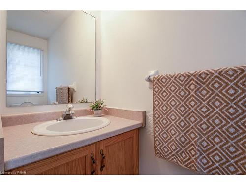 212 Activa Avenue E, Kitchener, ON - Indoor Photo Showing Bathroom