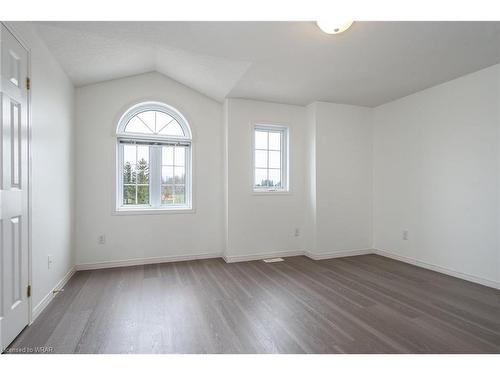 212 Activa Avenue E, Kitchener, ON - Indoor Photo Showing Other Room
