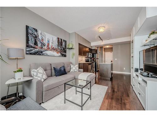 2201-215 Fort York Boulevard, Toronto, ON - Indoor Photo Showing Living Room