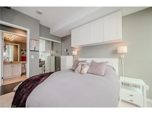 2201-215 Fort York Boulevard, Toronto, ON - Indoor Photo Showing Bedroom