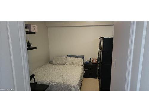 12A-55 Mooregate Crescent, Kitchener, ON - Indoor Photo Showing Bedroom