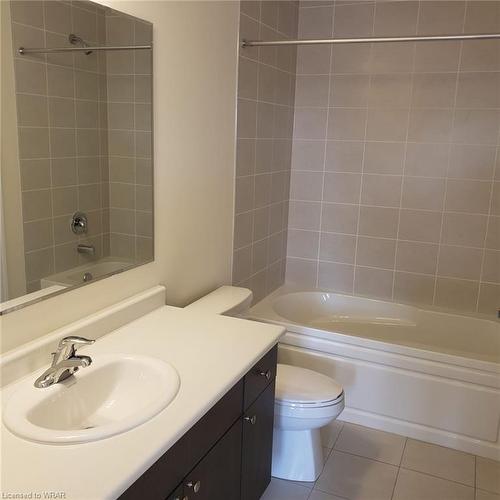 65-143 Ridge Road, Cambridge, ON - Indoor Photo Showing Bathroom