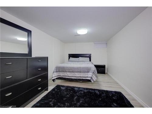633 Cardiff Street, Waterloo, ON - Indoor Photo Showing Bedroom