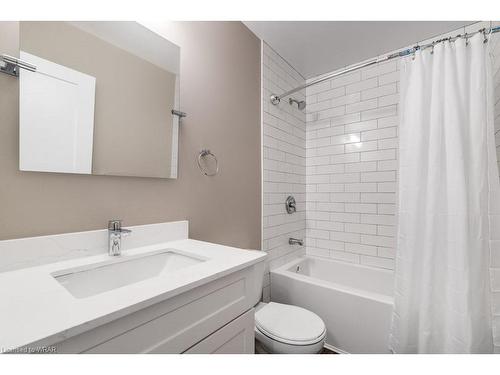 1-26 Queen Street W, Cambridge, ON - Indoor Photo Showing Bathroom