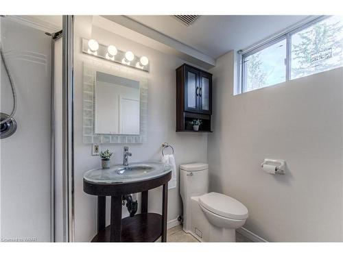 213 Northlake Drive, Waterloo, ON - Indoor Photo Showing Bathroom