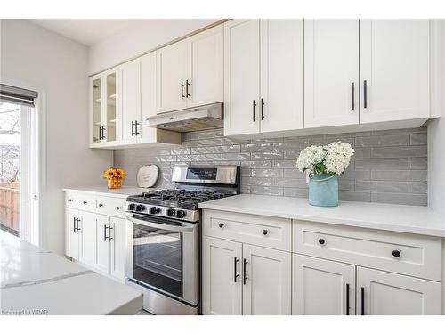 65 Scots Pine Trail, Kitchener, ON - Indoor Photo Showing Kitchen With Upgraded Kitchen