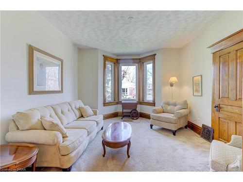 550 Sherring Street, Cambridge, ON - Indoor Photo Showing Living Room