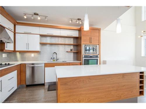 711-112 Benton Street, Kitchener, ON - Indoor Photo Showing Kitchen With Upgraded Kitchen