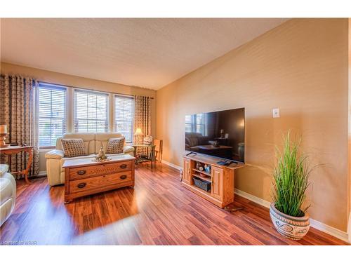 51 Hollinrake Avenue, Brantford, ON - Indoor Photo Showing Living Room