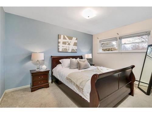 233 Murdock Avenue, Waterloo, ON - Indoor Photo Showing Bedroom