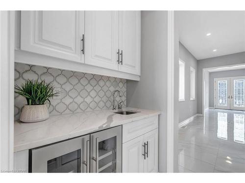 40 Macalister Boulevard, Guelph, ON - Indoor Photo Showing Kitchen