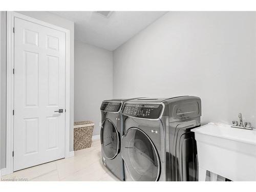 40 Macalister Boulevard, Guelph, ON - Indoor Photo Showing Laundry Room