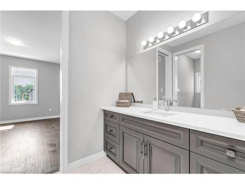 40 Macalister Boulevard, Guelph, ON - Indoor Photo Showing Bathroom