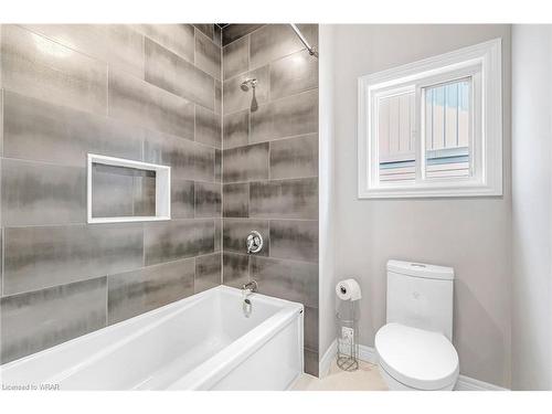 40 Macalister Boulevard, Guelph, ON - Indoor Photo Showing Bathroom