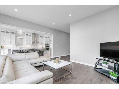 40 Macalister Boulevard, Guelph, ON - Indoor Photo Showing Living Room