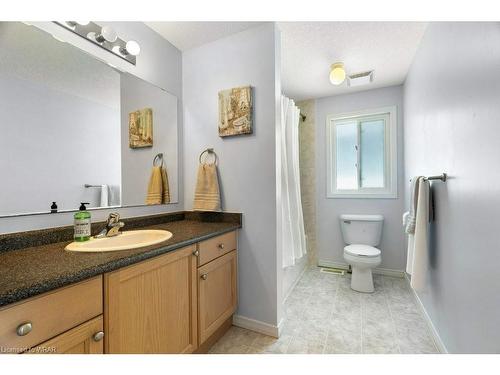 1223 Countrystone Drive, Kitchener, ON - Indoor Photo Showing Bathroom