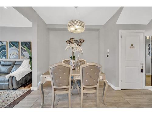 71 Willowrun Drive, Kitchener, ON - Indoor Photo Showing Dining Room