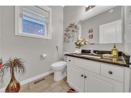 71 Willowrun Drive, Kitchener, ON - Indoor Photo Showing Bathroom